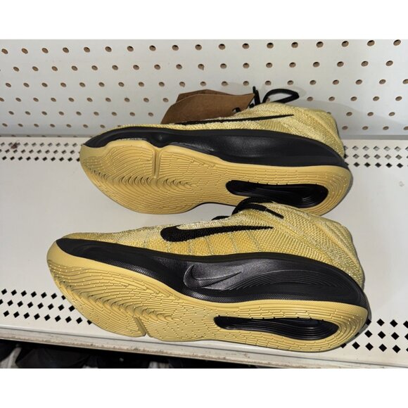 Athletic_Shoes